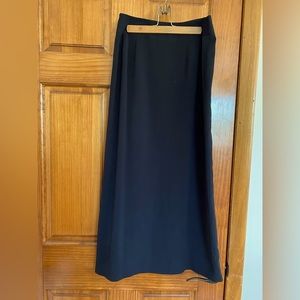 Eddie Bauer Black Pencil Skirt With Back Slit, Size 4
